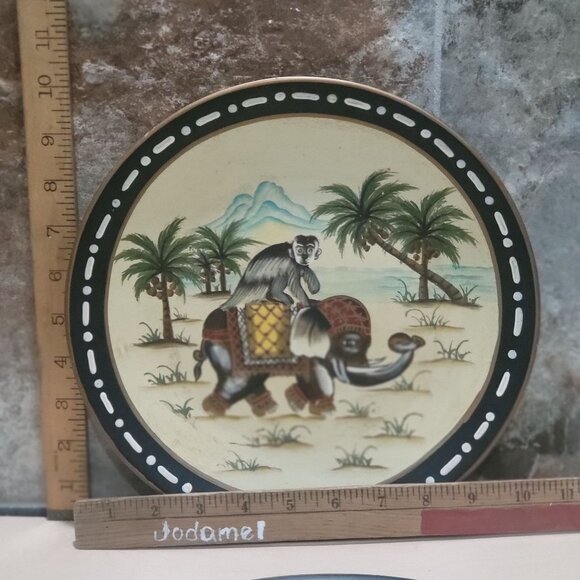 Pair Decorative Ceramic Plate Hand Painted Monkey Riding Elephant - Picture 9 of 10